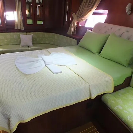 M/s Mylover بوتيل *