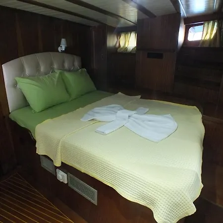 M/s Mylover 보트호텔 말마리스